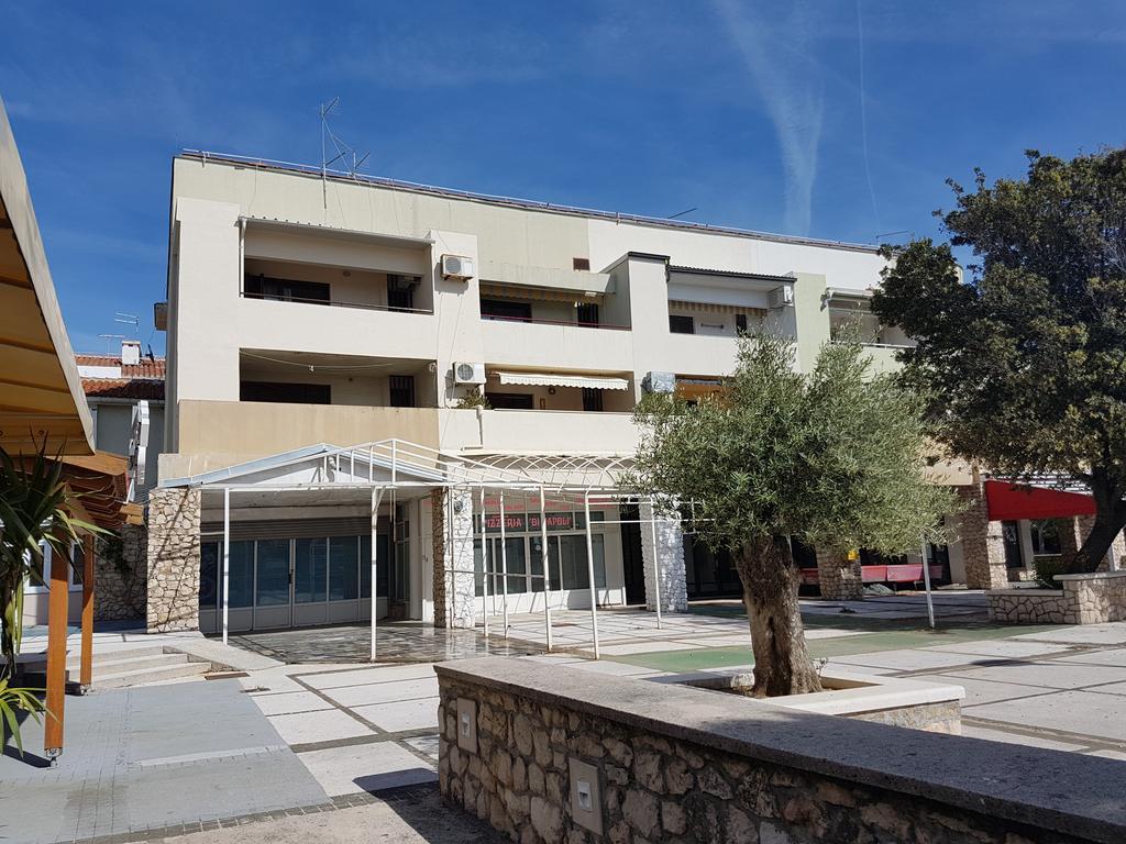 City Center Apartments Novalja Exterior photo